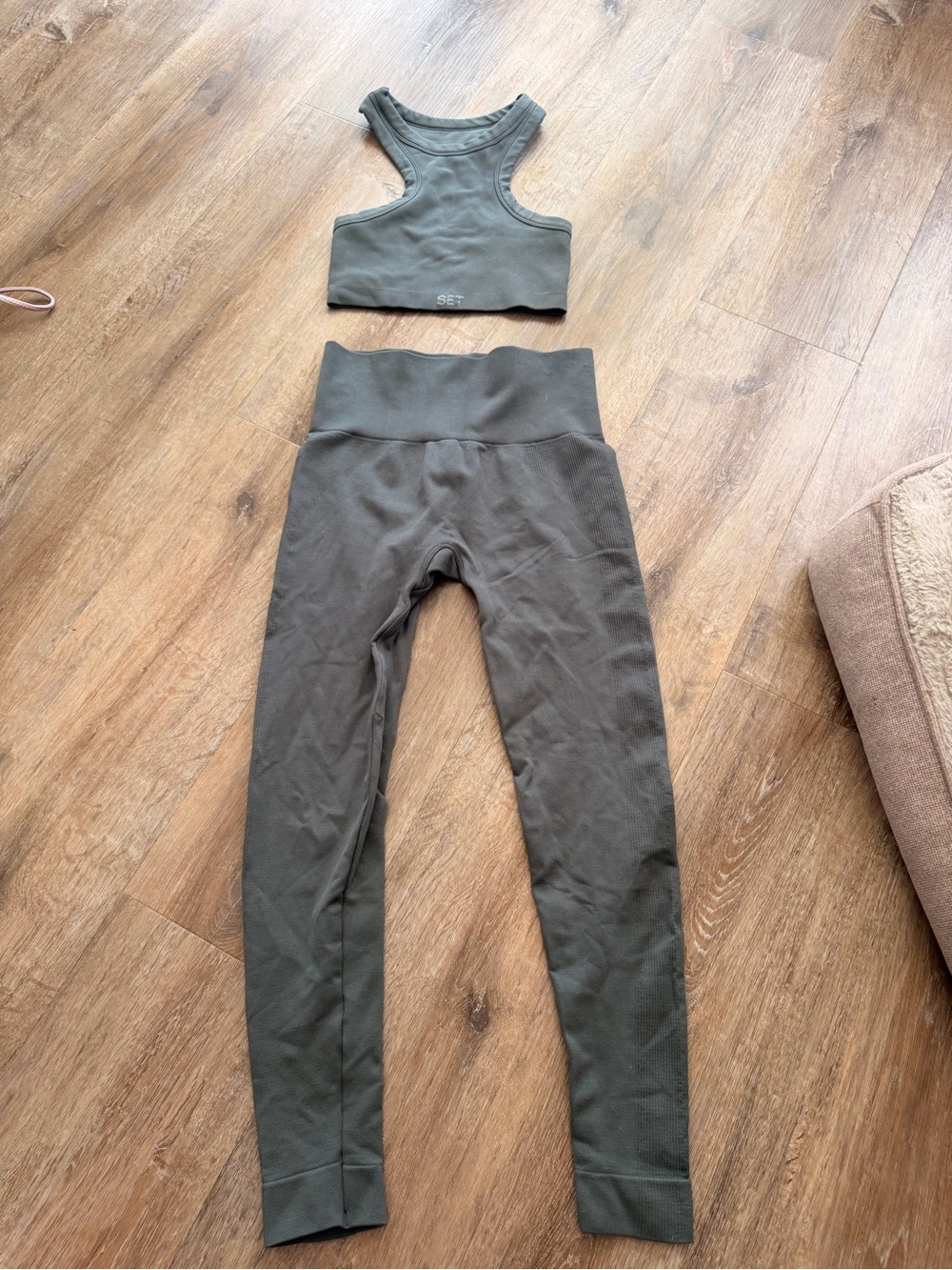 Set Active Leggings and Sports Bra Set Green